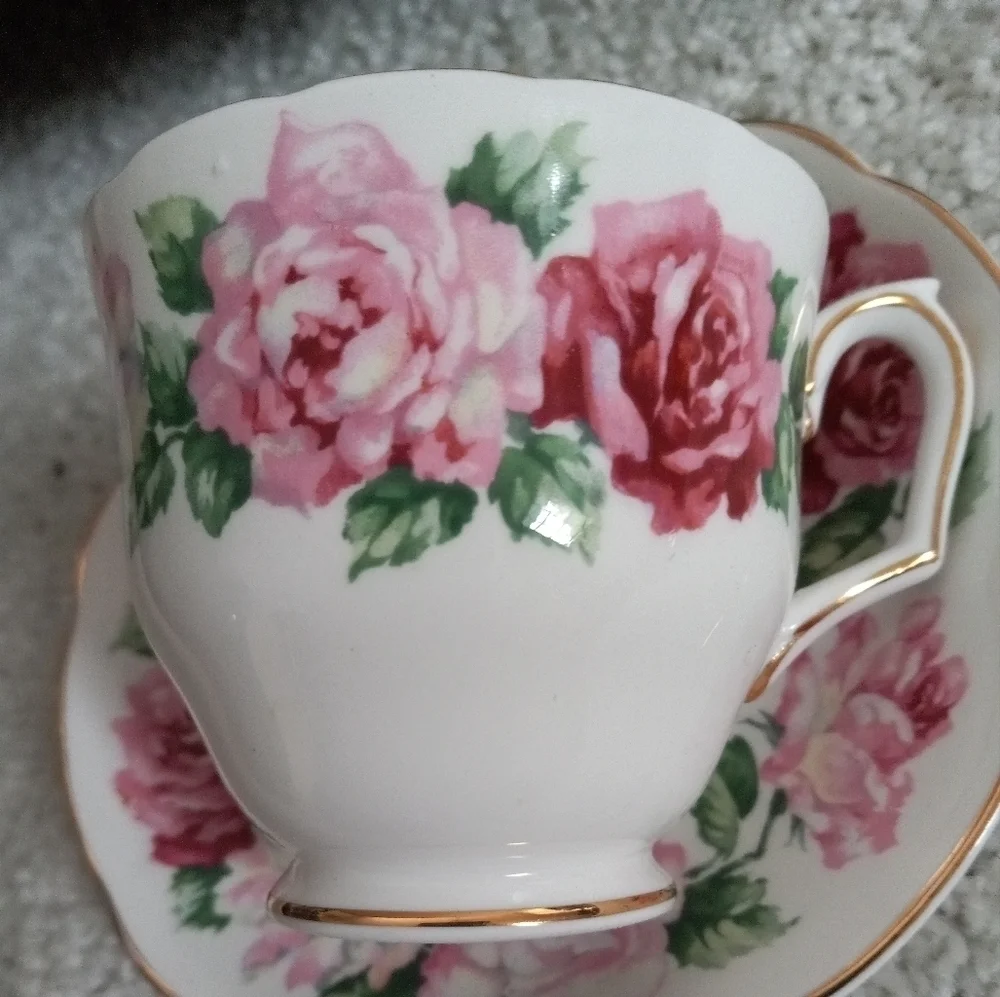 - VTG - Crown Staffordshire - Tea Cup and Saucer - Fine Bone China Made In…